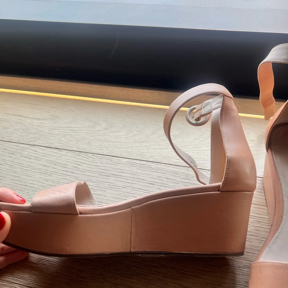 Stuart Weitzman Tan Leather Platform Sandals